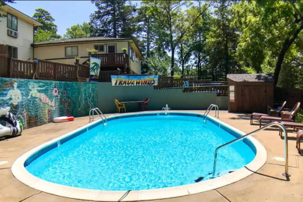 Suite Dreams 101 - Tradewinds Eureka Springs Bagian luar foto